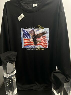 Black Graphic Tee 'Land of the Free' “L”